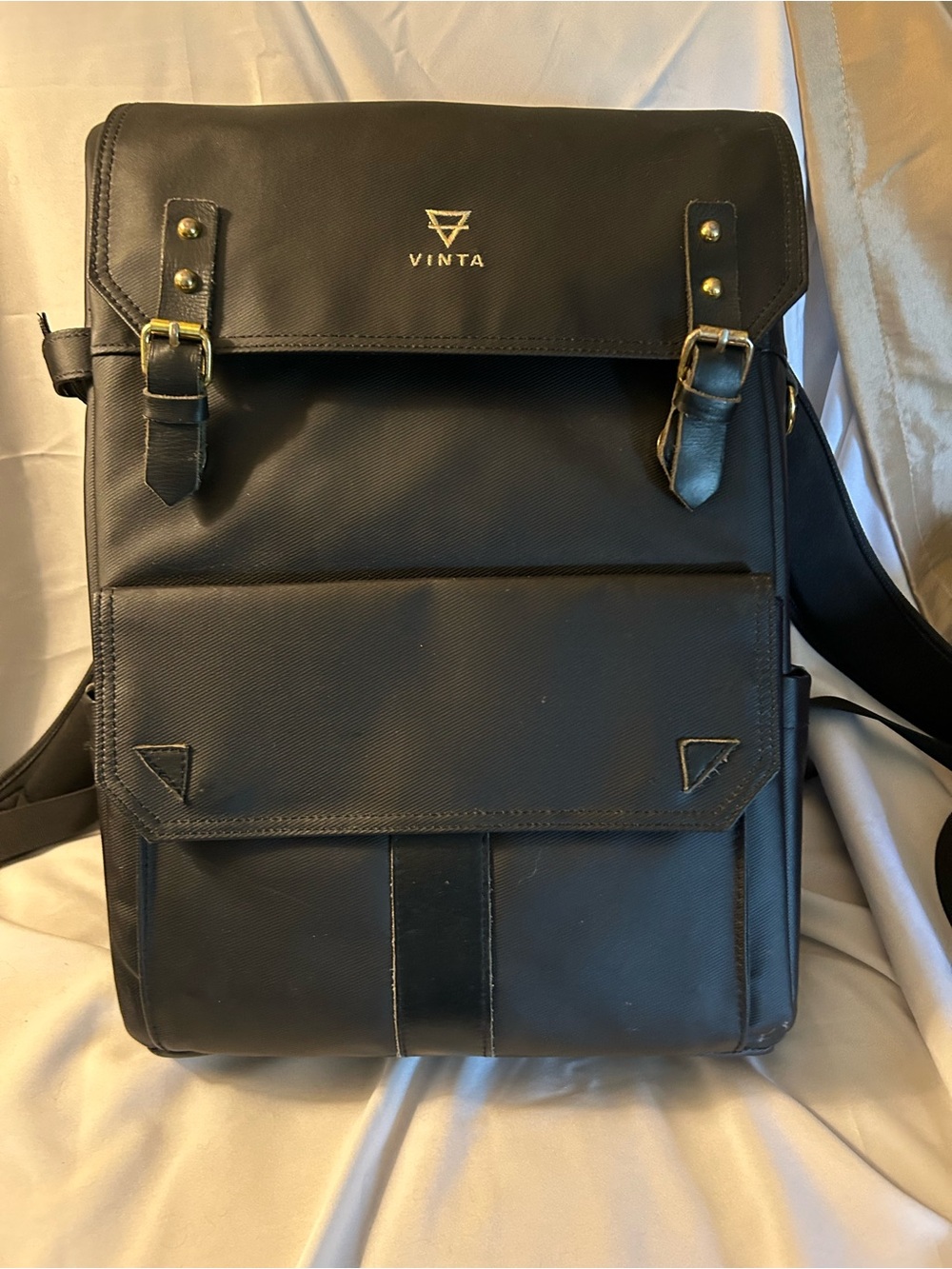 Vinta camera case backpack in good used condition! With extra carry bag .